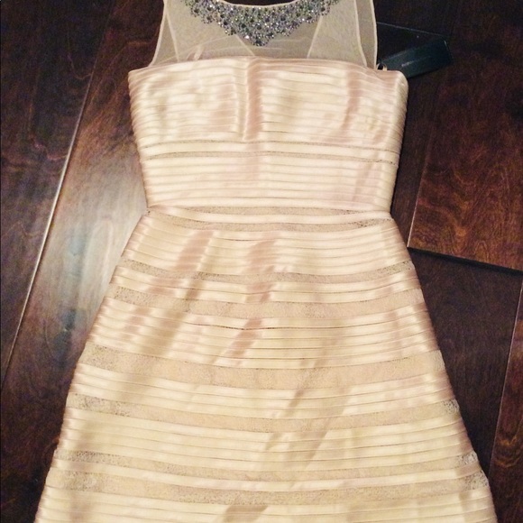 Dress - Picture 1 of 3